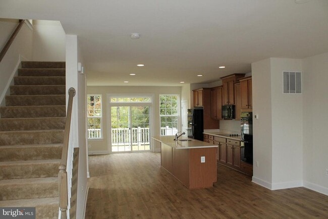 Building Photo - 10665 Hinton Wy