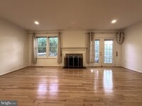 Building Photo - 6042 Loganwood Dr