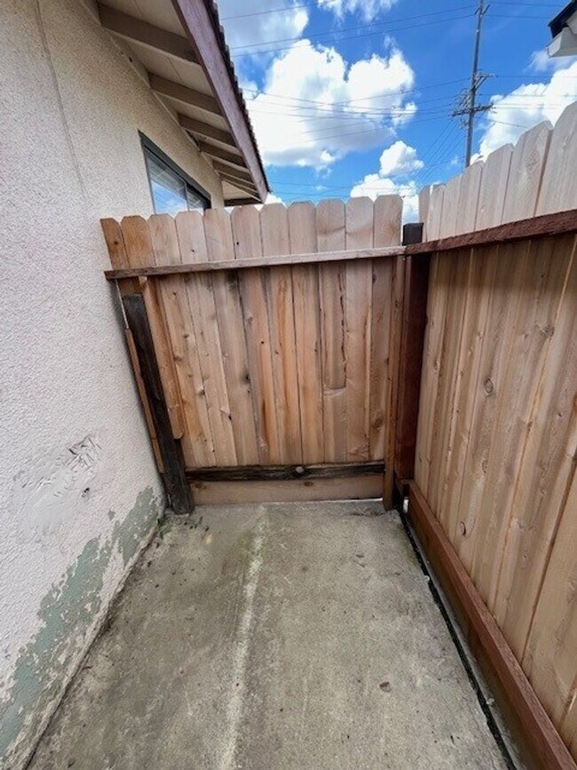 Building Photo - Coming Soon!