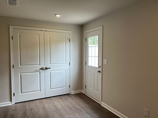 Building Photo - 7102 Capstan Ter
