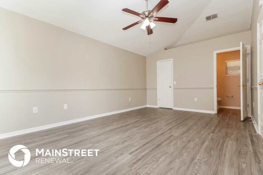 Building Photo - 14336 Coronado Dr