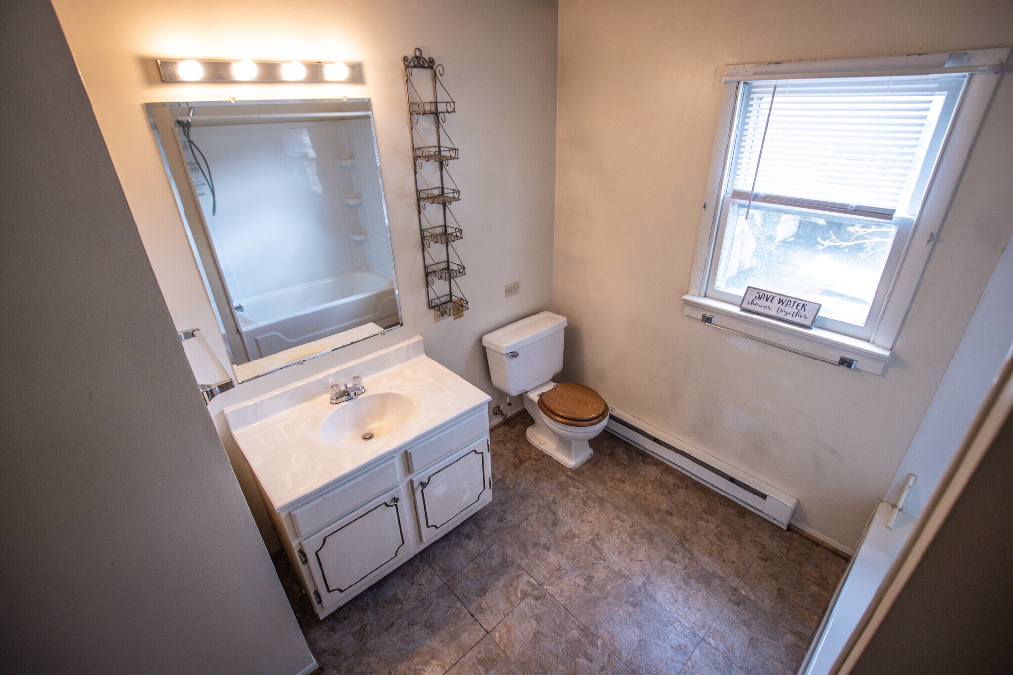 UNIT B BATHROOM - 813 N Market St