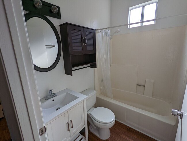 Building Photo - Doheny