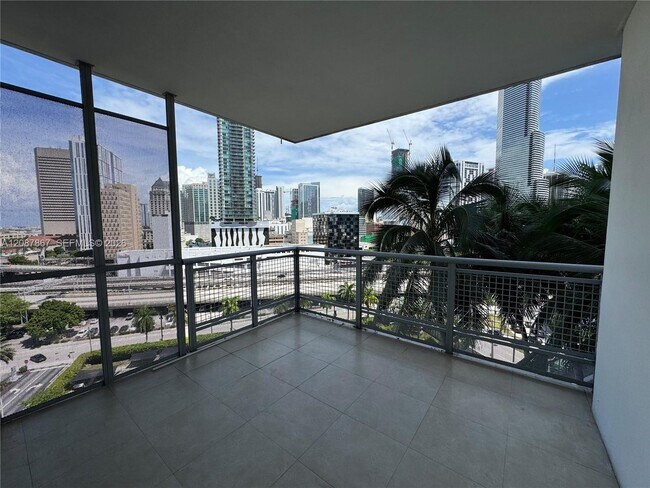 Building Photo - 350 S Miami Ave