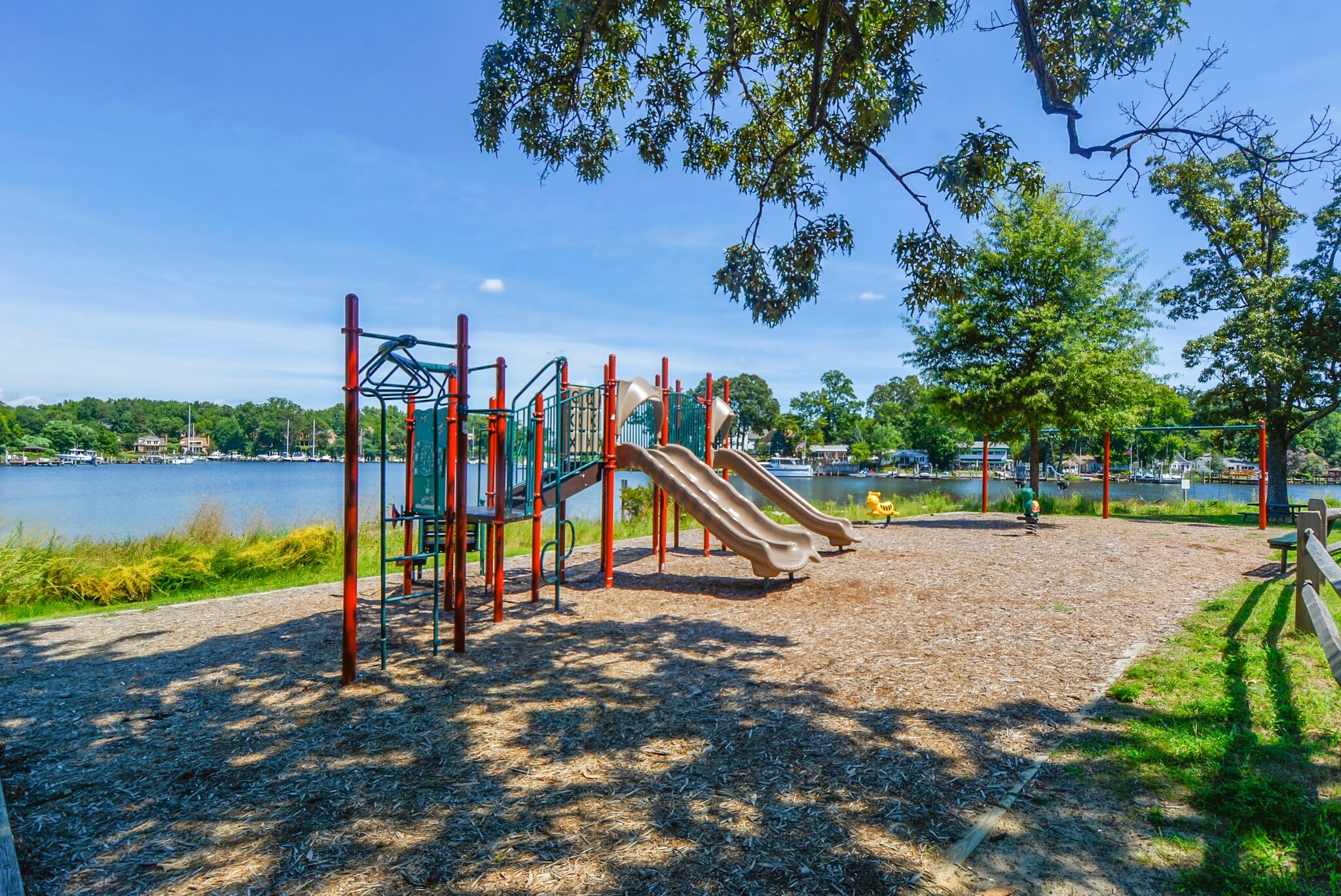 Building Photo - 2209 Shore Dr