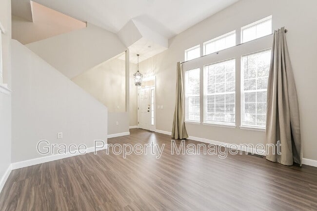 Building Photo - 1495 Red Cliff Way