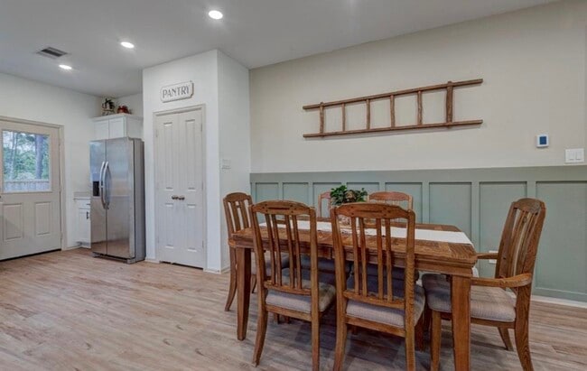 Building Photo - 1714 Fairlea Gin Path