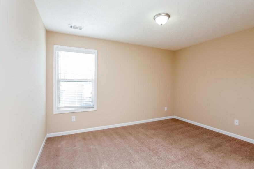 Building Photo - 23 St Charles Pl