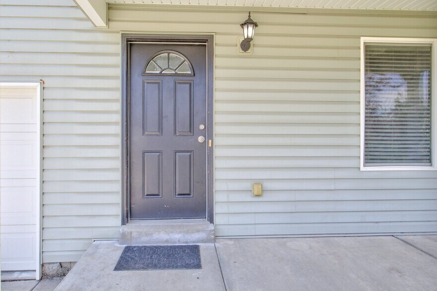 Building Photo - 1153 W 400 S