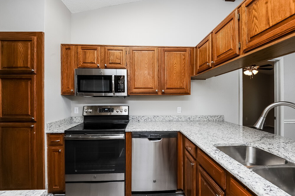 Building Photo - 7401 Meadow Creek Dr