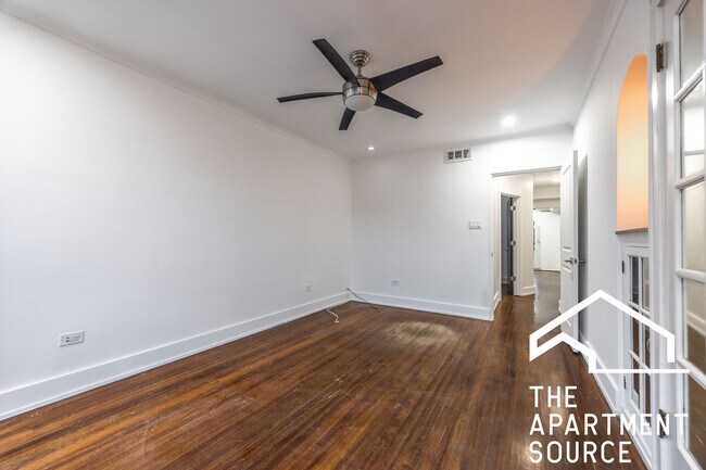 Building Photo - 3716 W Belmont Ave