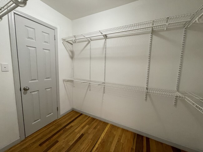 Closet - 417 Skyview Dr