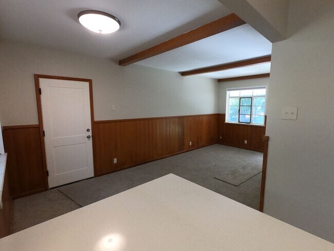 Building Photo - Beautifully remodeled 3 bed 2.5 bath house in Broomfield