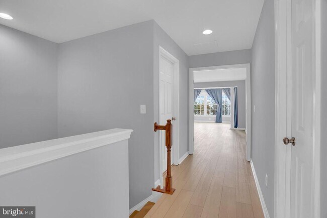 Building Photo - 42598 Chisholm Dr