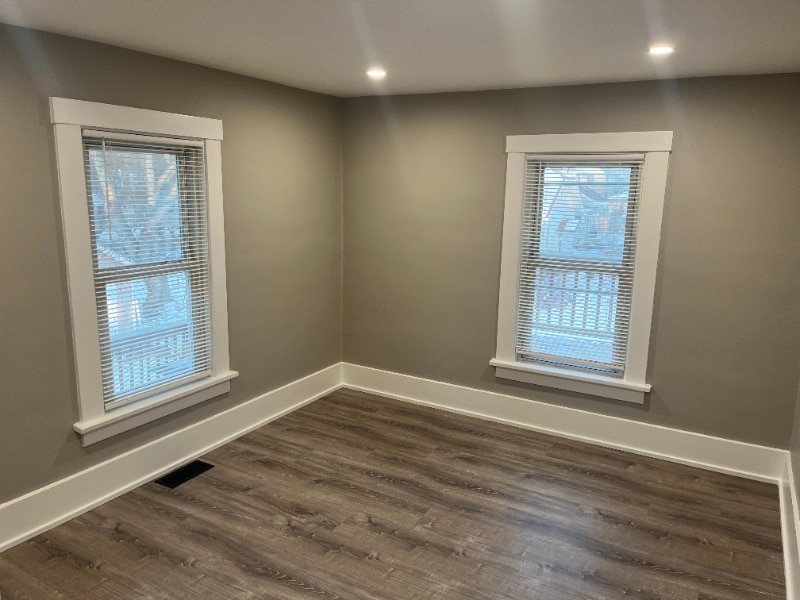 Building Photo - 312 S Van Buren St