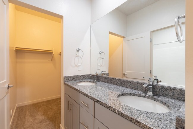 Building Photo - MM-34 Apartments