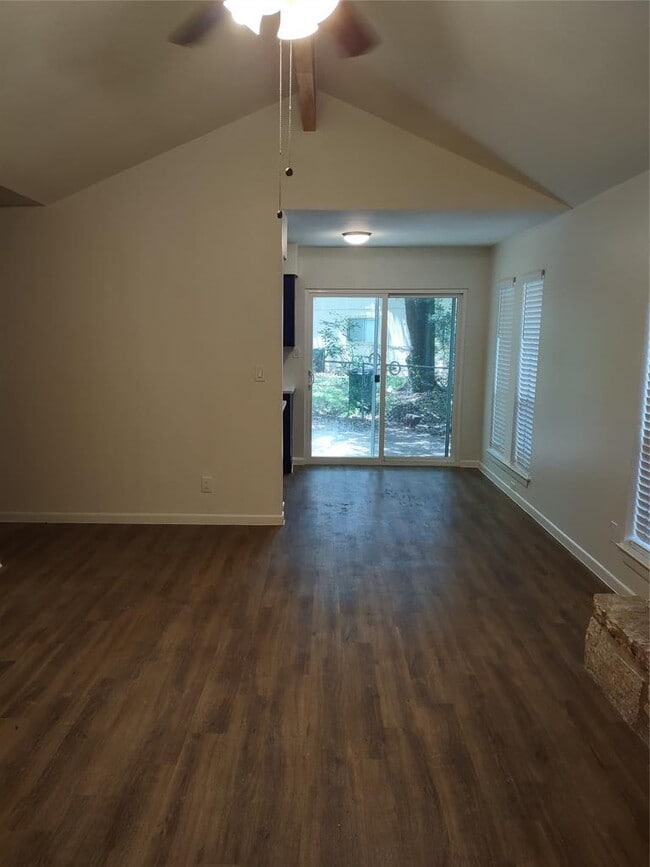 Building Photo - 5405 Brompton Cir