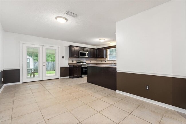 Building Photo - 8382 Oak Pointe Ct