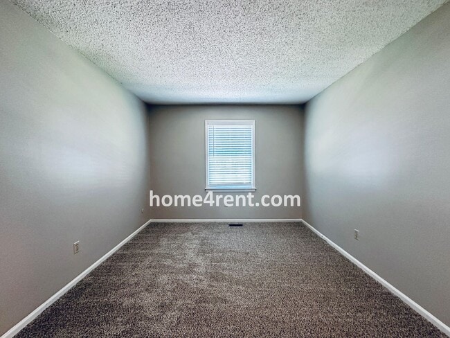 Building Photo - A Beautiful Olathe Home in a Quiet Neighbo...