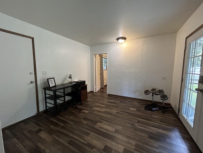 Building Photo - 15-2024-2024 23rd Ave