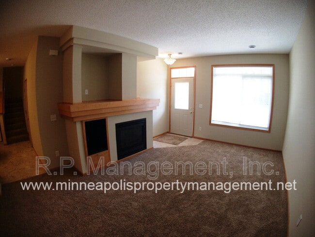 Building Photo - 10800 Hawthorn Trail