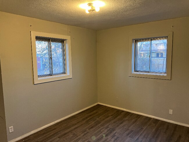 Building Photo - 2024 S Johnstone Pl