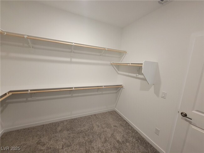 Building Photo - 187 Jaldena Ln