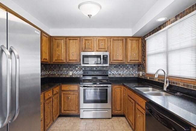 Building Photo - 2905-32ND