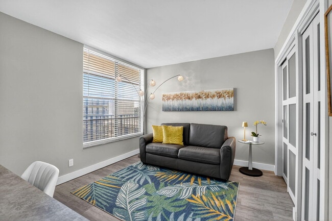 Building Photo - 20 Royal Palm Way