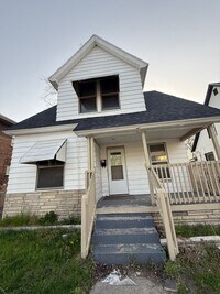 Building Photo - 3 Bedroom 1.5 Bathroom HOUSE