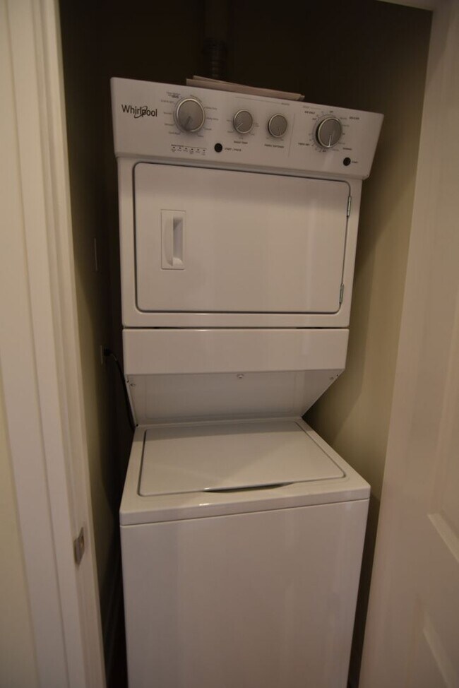 Building Photo - 4424-4432 N Wolcott Ave