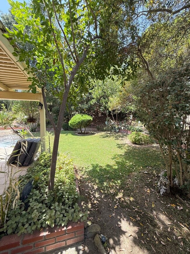 Building Photo - BEAUTIFUL 4 BEDROOM 3 BATH HOME