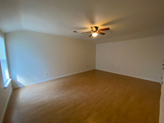 Building Photo - 1723 W Matthews Ave