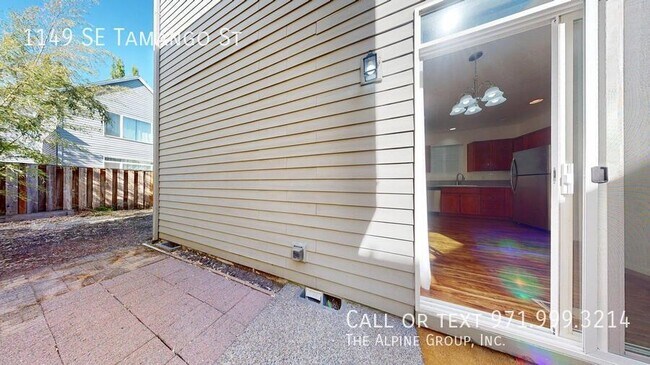 Building Photo - 1149 SE Tamango St