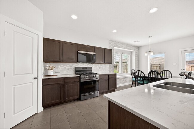 Building Photo - 6803 Alamitos Ct