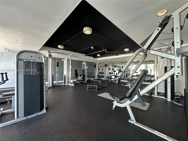 Building Photo - 1861 NW S River Dr