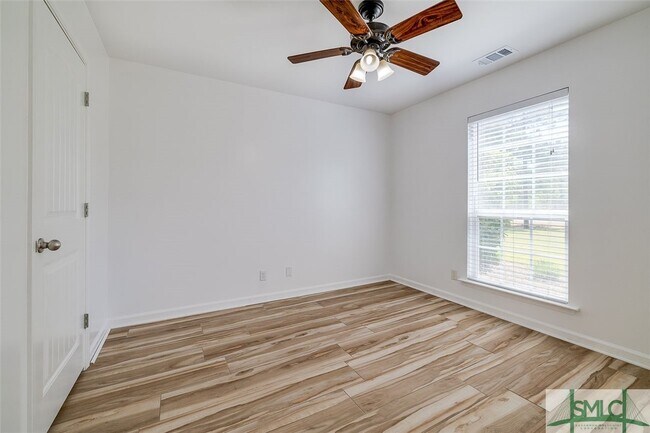 Building Photo - 140 Abigail Cir