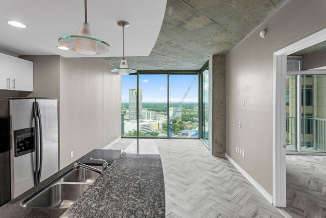 Building Photo - Uptown Condo with AMAZING VIEW!