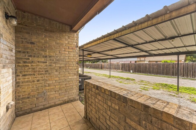 Building Photo - Renovated  condo in the heart of McAllen, ...