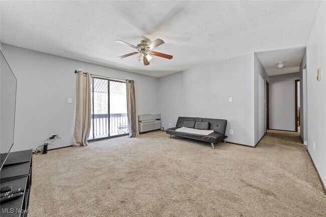 Building Photo - 27413 Westown Blvd