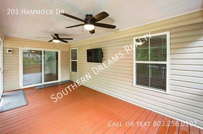 Building Photo - 201 Hammock Dr