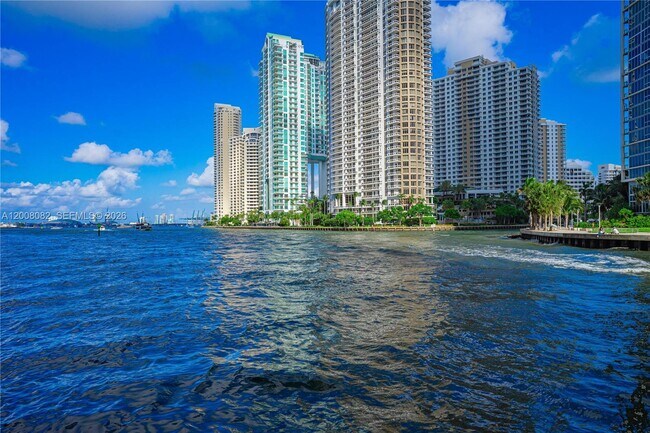 Building Photo - 200 Biscayne Blvd Way