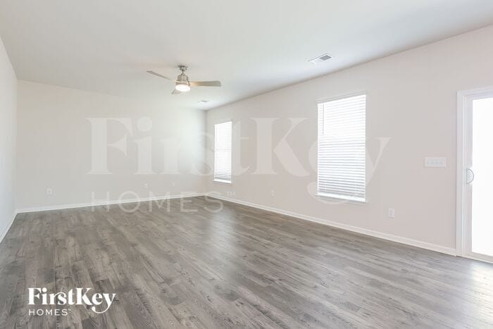 Building Photo - 16 Ramblehurst Rd