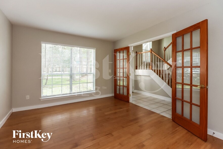 Building Photo - 7935 Shangrila Ln