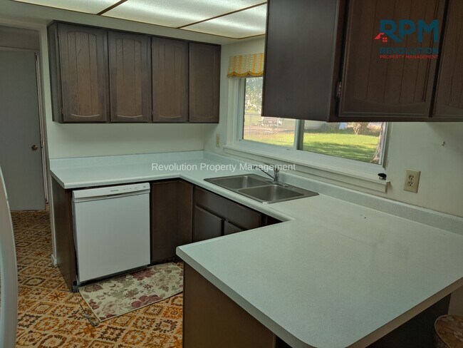 Building Photo - Welcome to living, Welcome to Hooper