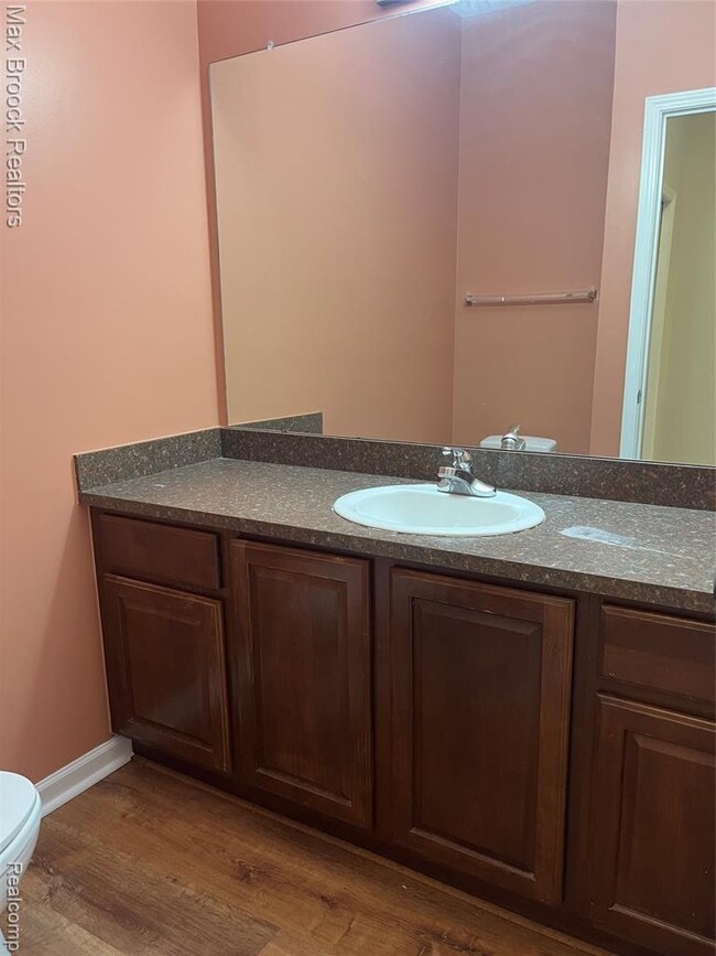 Building Photo - 3255 Camden Dr