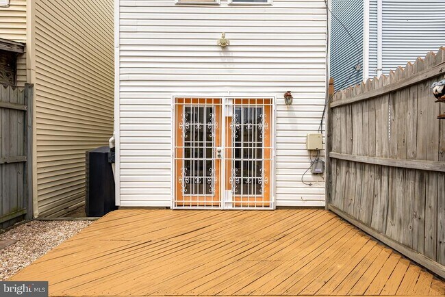 Building Photo - 1405 Montello Ave NE