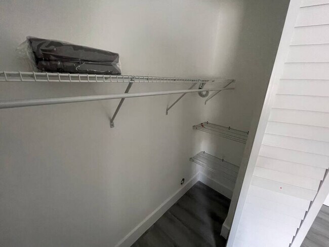 Building Photo - 2802 SW 21st St