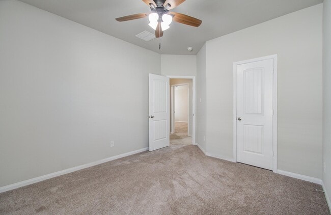 Building Photo - 3514 Vivaldi Dr