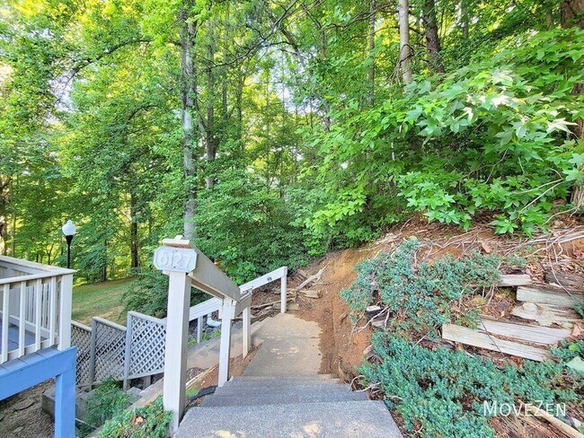 Building Photo - 6127 Old Plank Rd